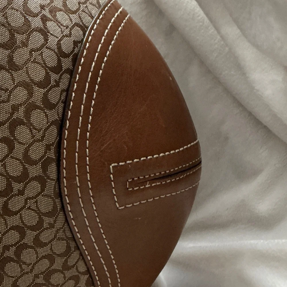 Coach Vintage 2006 Signature Tan & Brown Hobo Shoulder Bag (EUC) 🤩